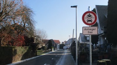 Dorfwiesenstraße – Anlieger frei